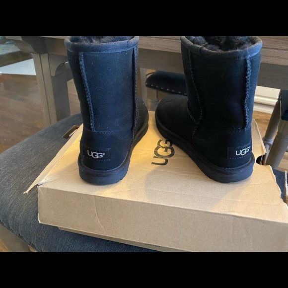Size kids Ugg Boots NIB